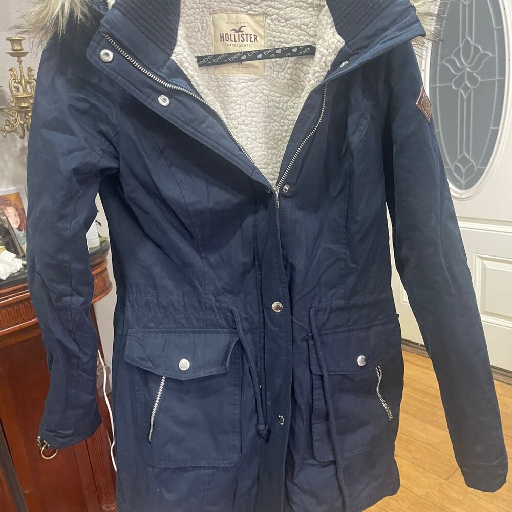 Hollister Faux Fur Lined Cozy Parka NAVY Recycled Fill - used - Picture 2 of 2